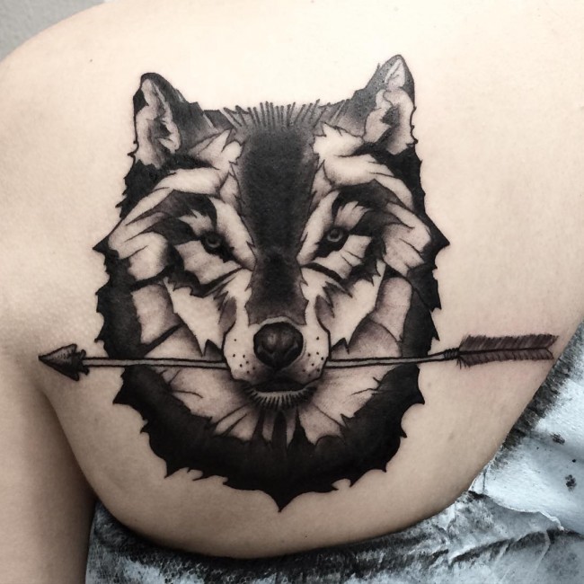 tatuaje de lobo en la espalda 45 Diseños Increíbles de Tatuajes de Lobos