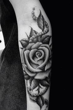 imagenes de tatuajes de rosas en blanco y negro 31 Tatuajes de Flores o Rosas
