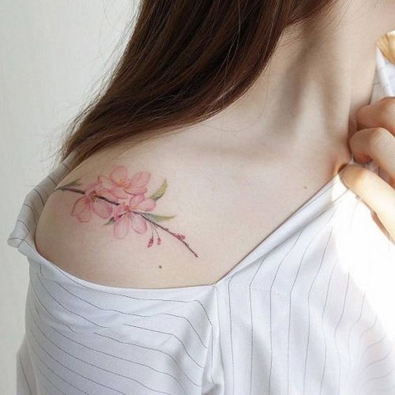 50 Hermosos y Delicados Tatuajes Para Mujeres