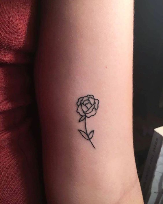 tatuajes pequenos de flores 15 Tatuajes de Flores o Rosas
