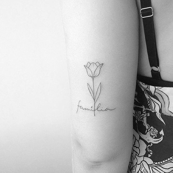 tatuajes pequenos de flores 16 Tatuajes de Flores o Rosas
