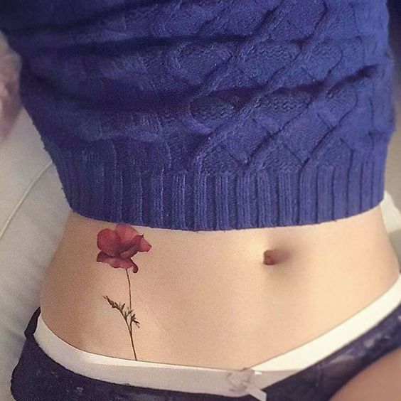 Sexys y Delicados Tatuajes con Flores para Mujeres