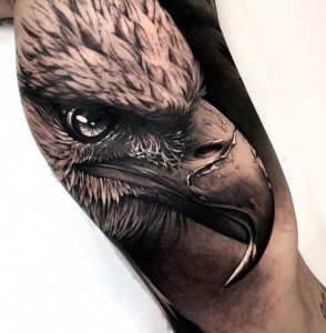 Lee más sobre el artículo Ideas de Tatuajes de Aguilas para Mujeres y Hombres