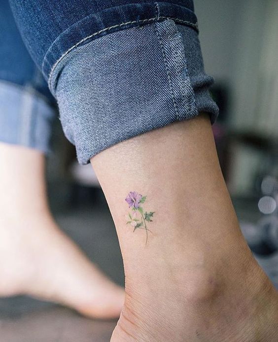 Lindos Tatuajes de Iris, Una Flor Con Mucho Significado