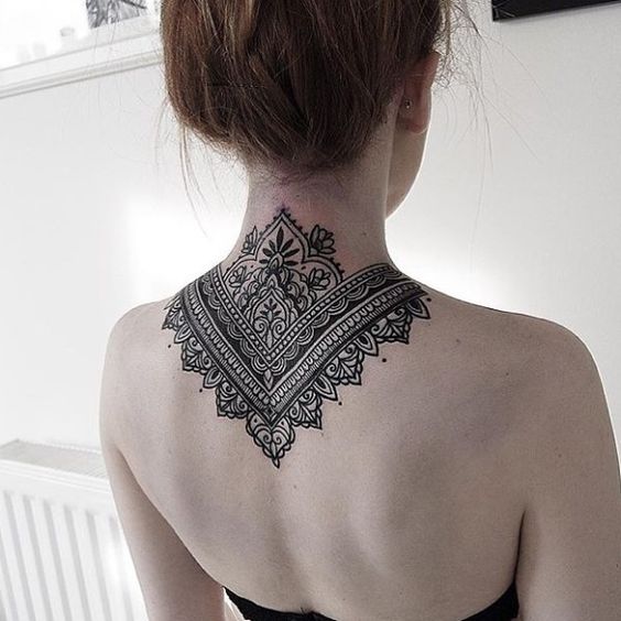 Increíbles Diseños de Tatuajes en la Nuca