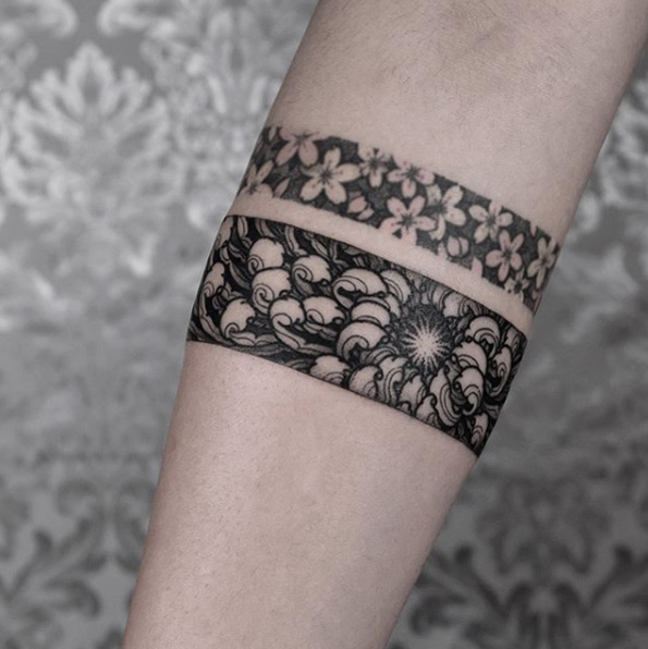 15 Tatuajes de brazalete perfectos para Mujeres